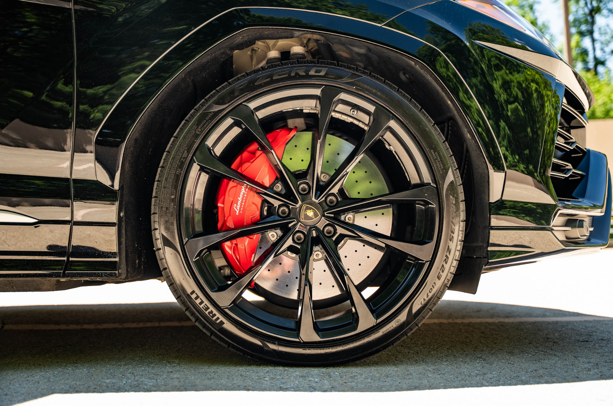 Lamborghini Urus (Black)