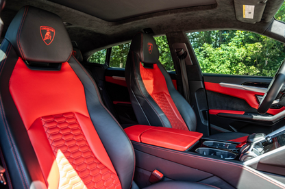 Lamborghini Urus (Black)