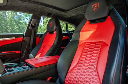 Lamborghini Urus (Black)