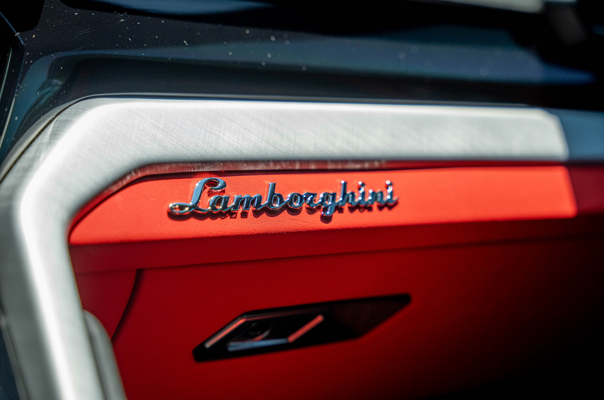 Lamborghini Urus (Black)