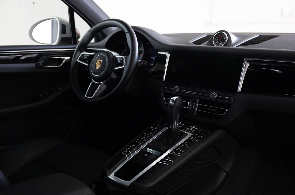 Porsche Macan S (Grey)