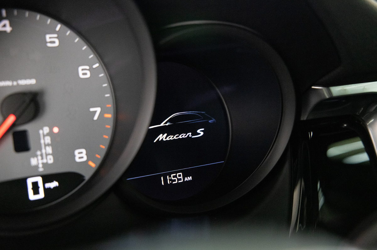 Porsche Macan S (Grey)