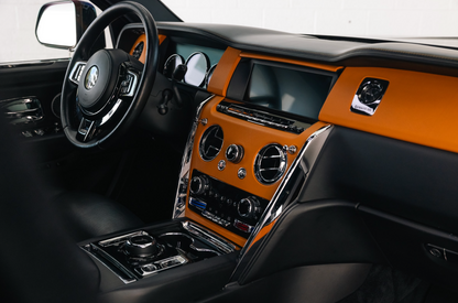 Rolls-Royce Cullinan (Black with Orange)