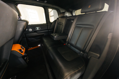 Rolls-Royce Cullinan (Black with Orange)