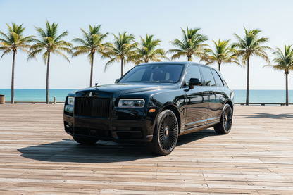 Rolls-Royce Cullinan (Black with Orange)